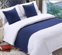 Mengersi Solid Bed Runner Scarf Protector